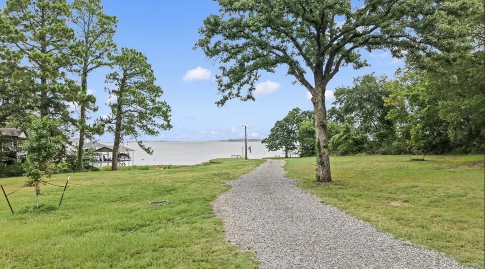 921 Bradleys Bend Tool, TX 75143