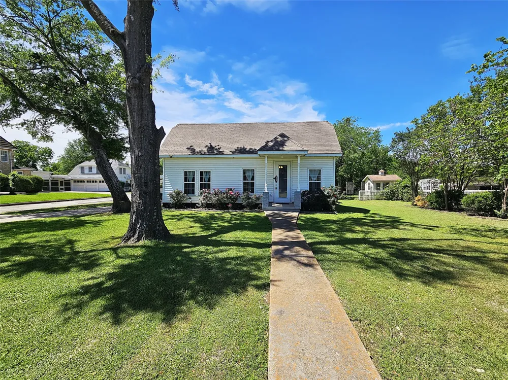508 S Ross Avenue Mexia, TX 76667