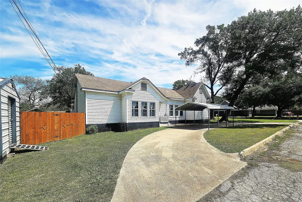 508 S Ross Avenue Mexia, TX 76667