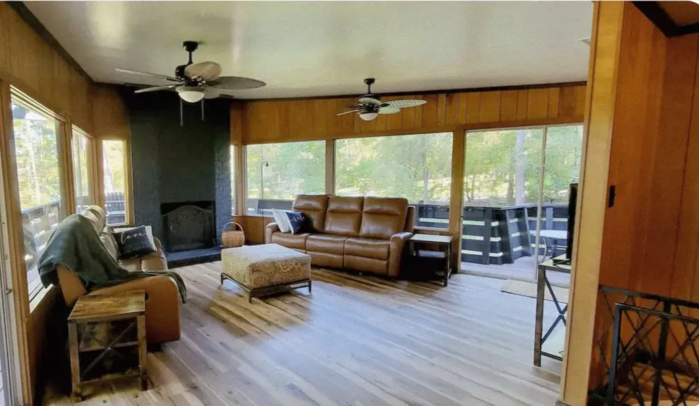 862 Lakeshore Drive Brookeland, TX 75931