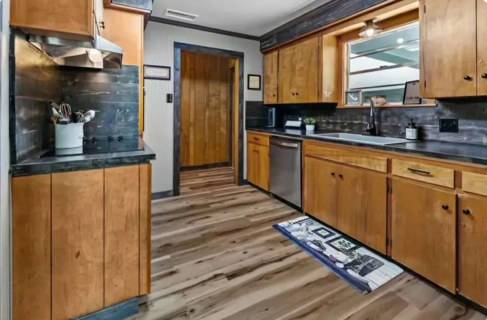 862 Lakeshore Drive Brookeland, TX 75931