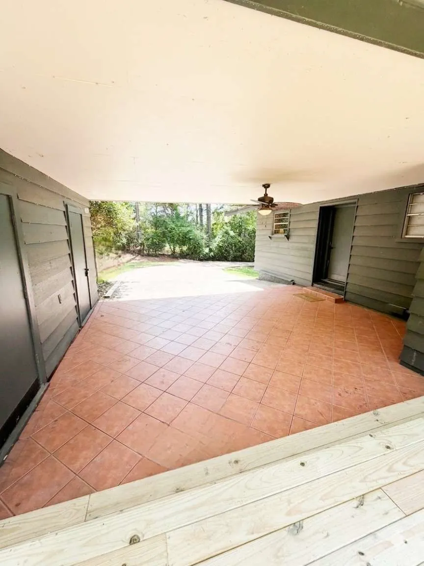 862 Lakeshore Drive Brookeland, TX 75931