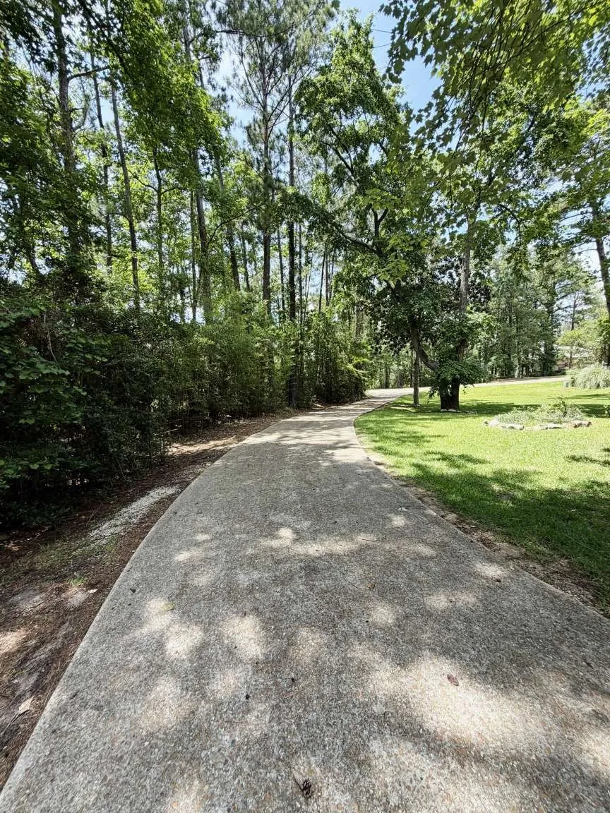 862 Lakeshore Drive Brookeland, TX 75931