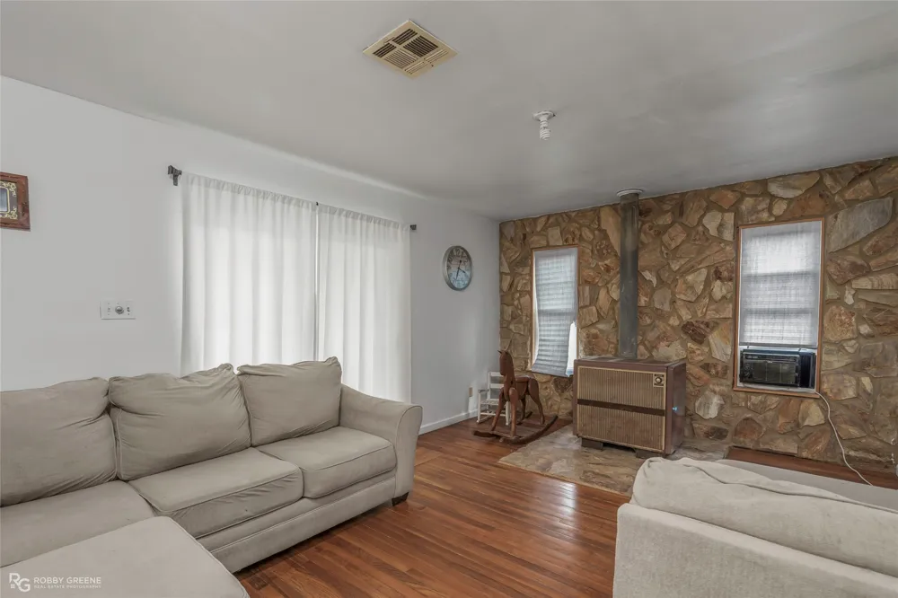5725 Harper Road Keithville, LA 71047