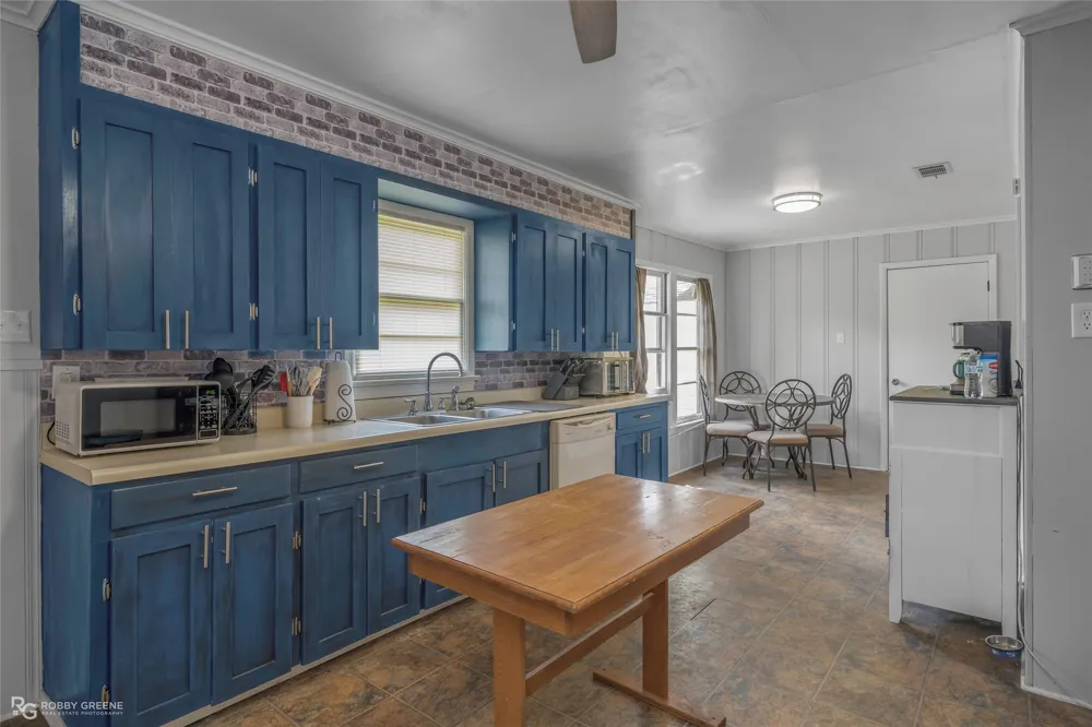 5725 Harper Road Keithville, LA 71047