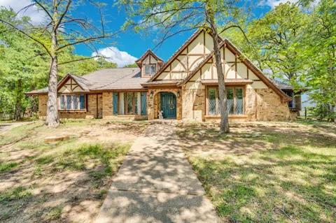 505 Highwoods Trail