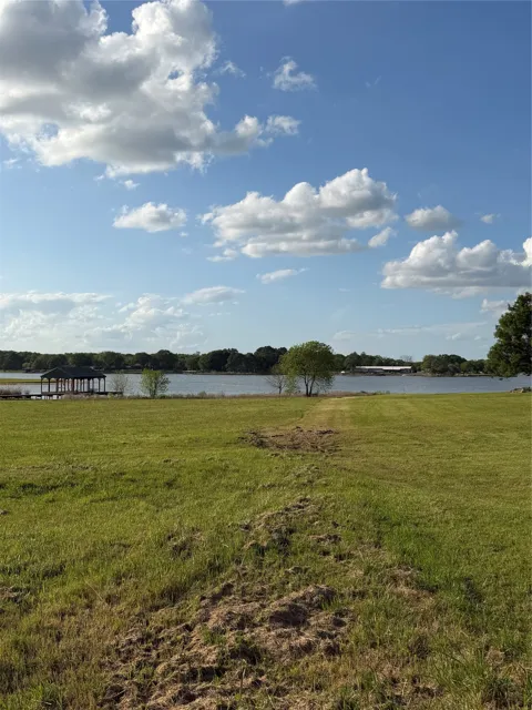2000 Lakeside Drive