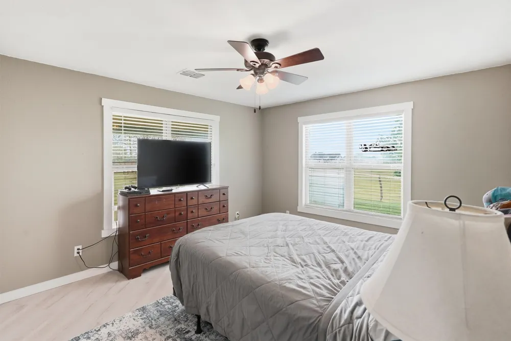 10208 County Road 418 Grandview, TX 76050