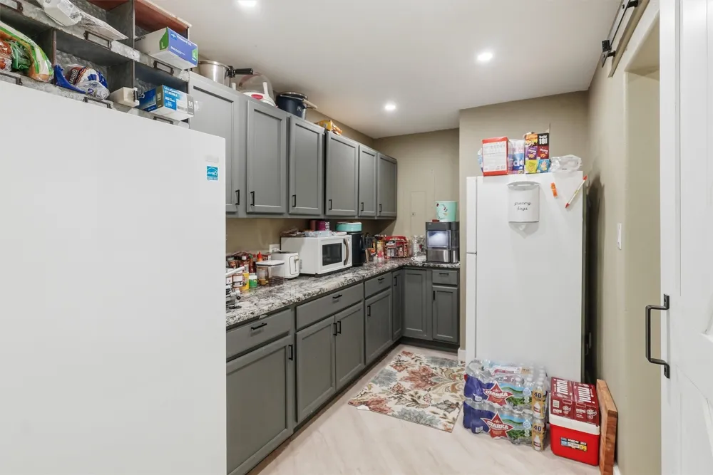 10208 County Road 418 Grandview, TX 76050