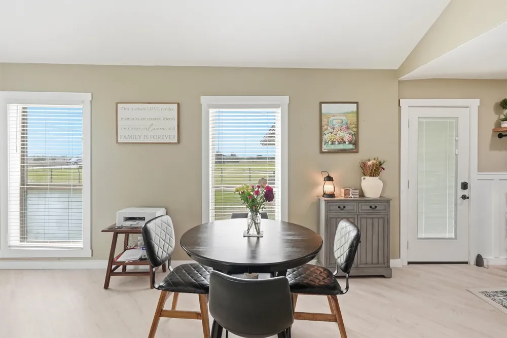 10208 County Road 418 Grandview, TX 76050