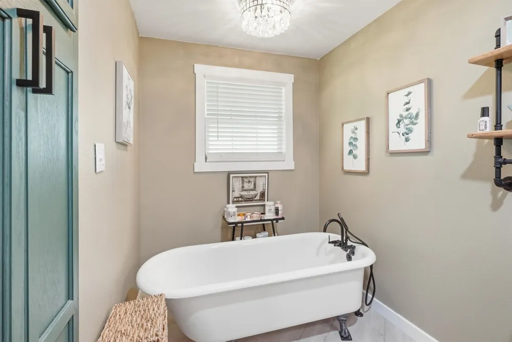 10208 County Road 418 Grandview, TX 76050