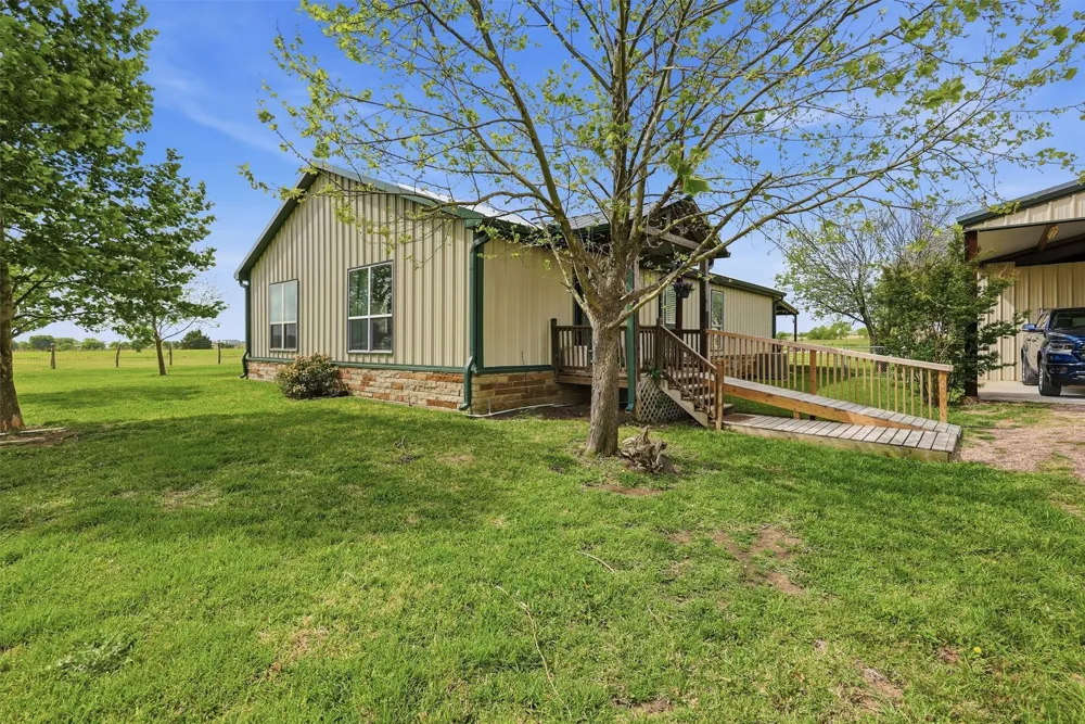 10208 County Road 418 Grandview, TX 76050