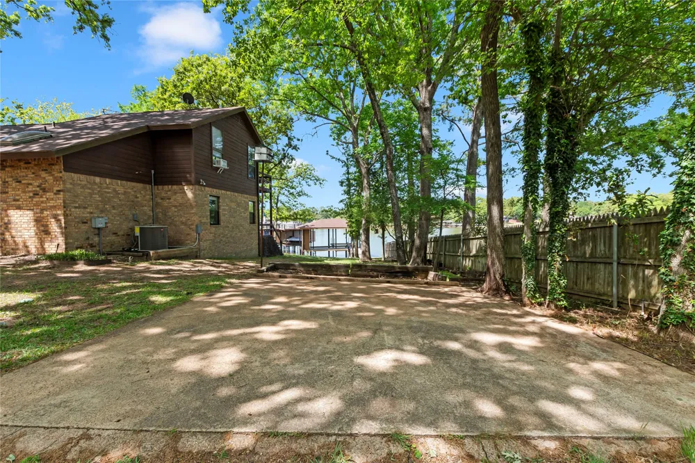 1611 Emma Drive Tool, TX 75143