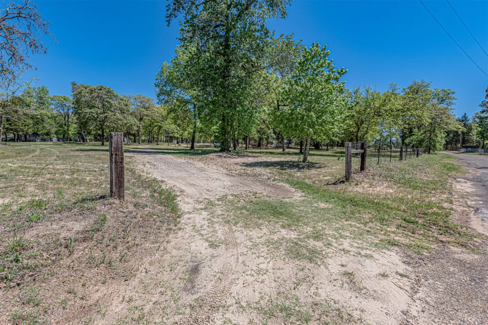 6481 County Road 4522 Athens, TX 75752