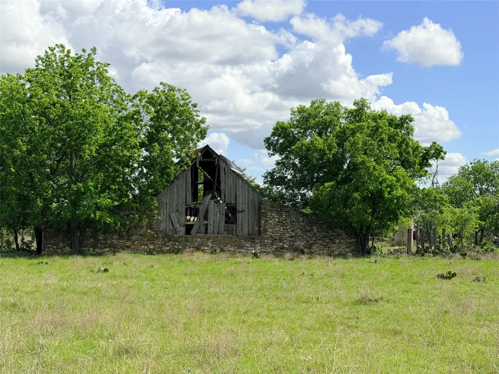221 CR 250 Star, TX 76880