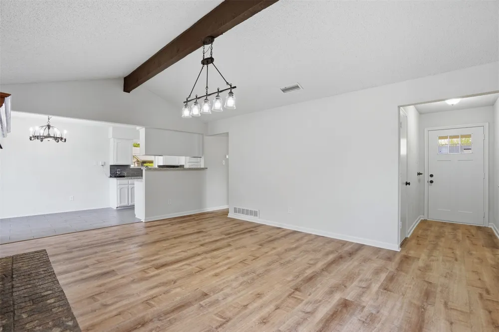 6021 Dusty Road Watauga, TX 76148