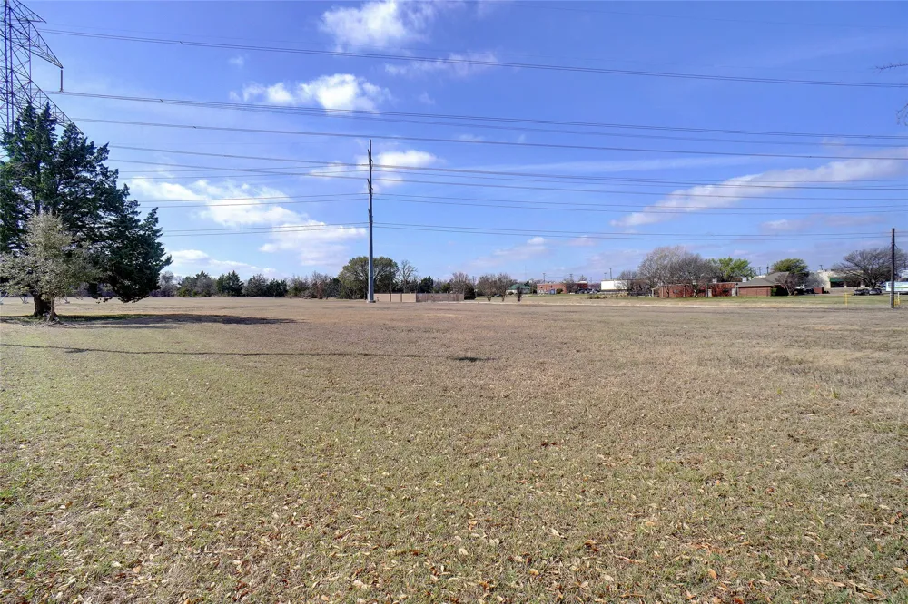 1226 W Belt Line Road DeSoto, TX 75115