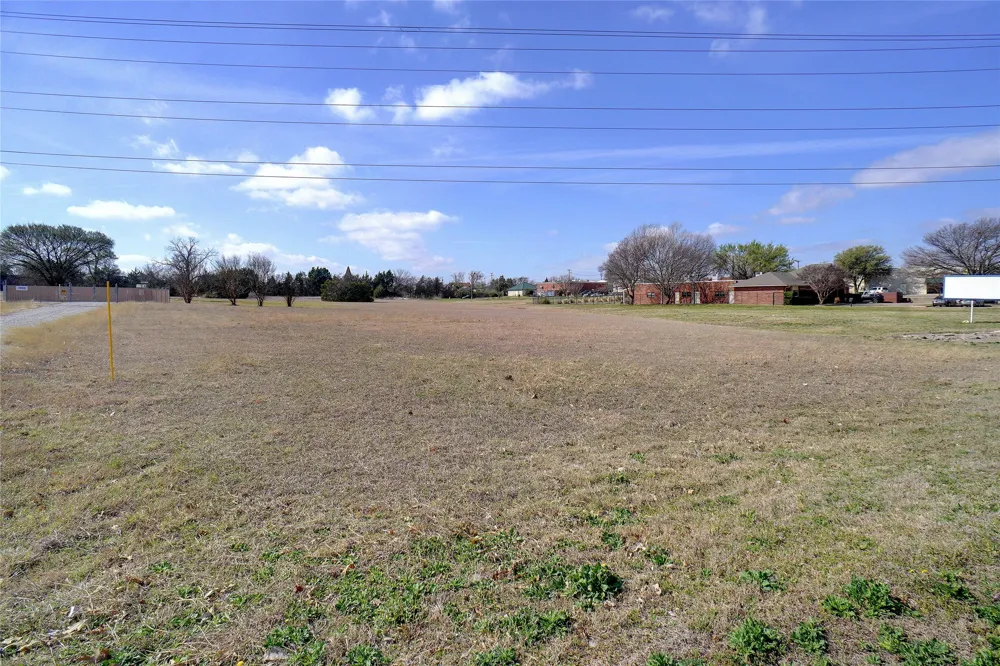 1226 W Belt Line Road DeSoto, TX 75115