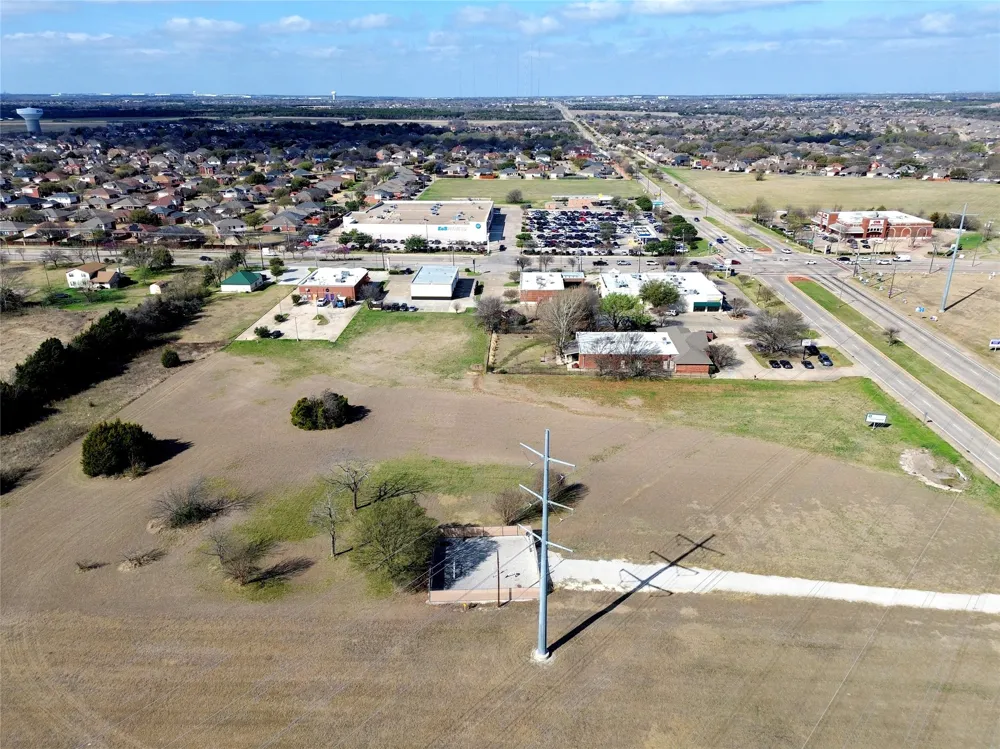 1226 W Belt Line Road DeSoto, TX 75115