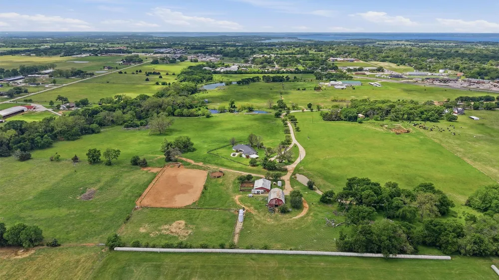 1100 Debbie Lane Pilot Point, TX 76258