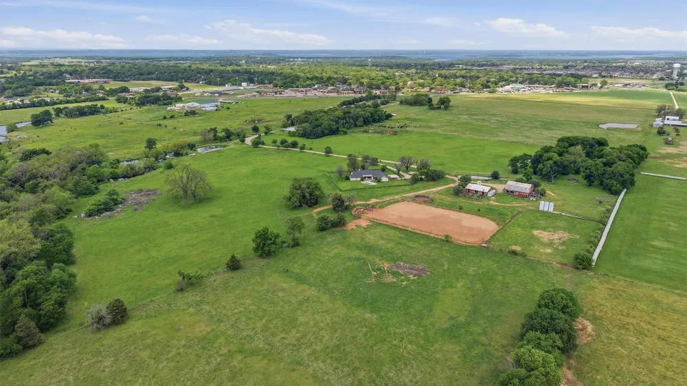 1100 Debbie Lane Pilot Point, TX 76258