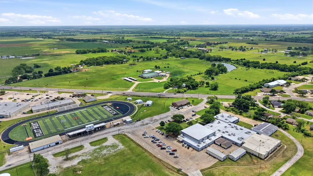 1100 Debbie Lane Pilot Point, TX 76258
