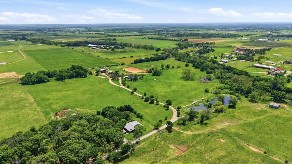 1100 Debbie Lane Pilot Point, TX 76258