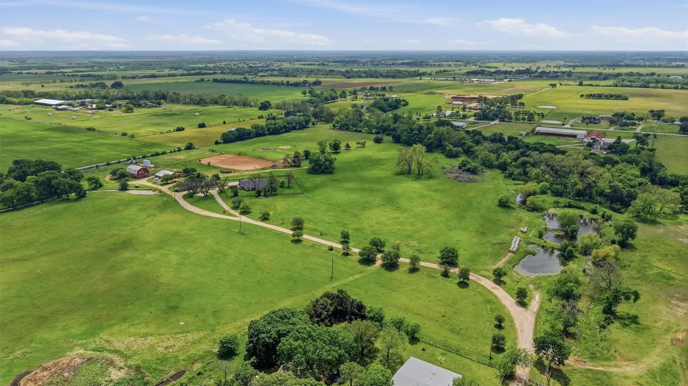 1100 Debbie Lane Pilot Point, TX 76258