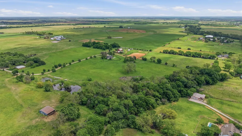 1100 Debbie Lane Pilot Point, TX 76258