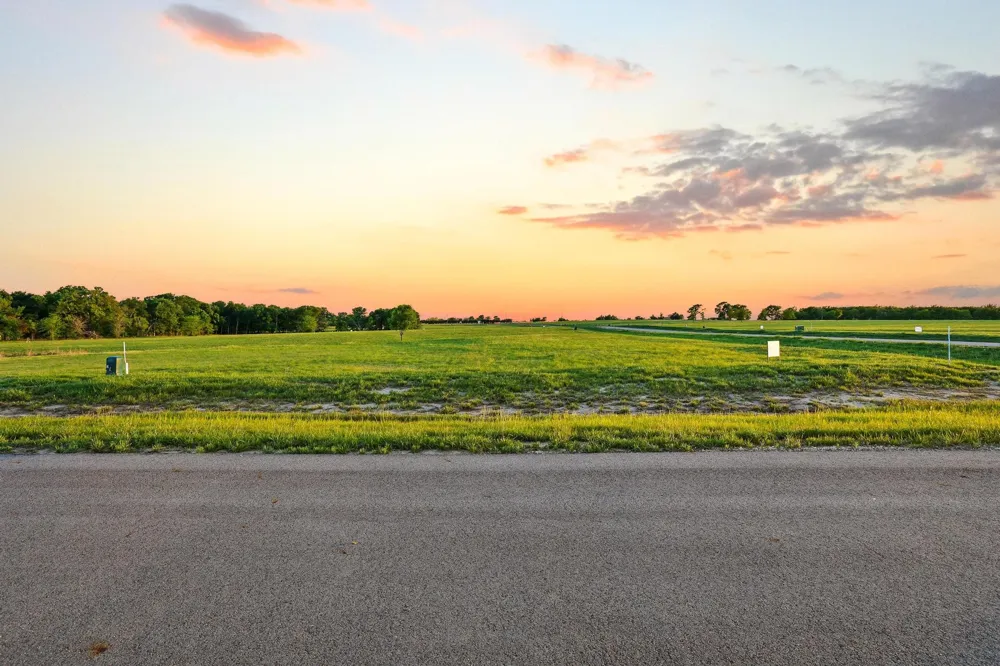 210 Diamond Point Dodd City, TX 75438