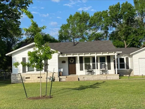 907 Magnolia Avenue