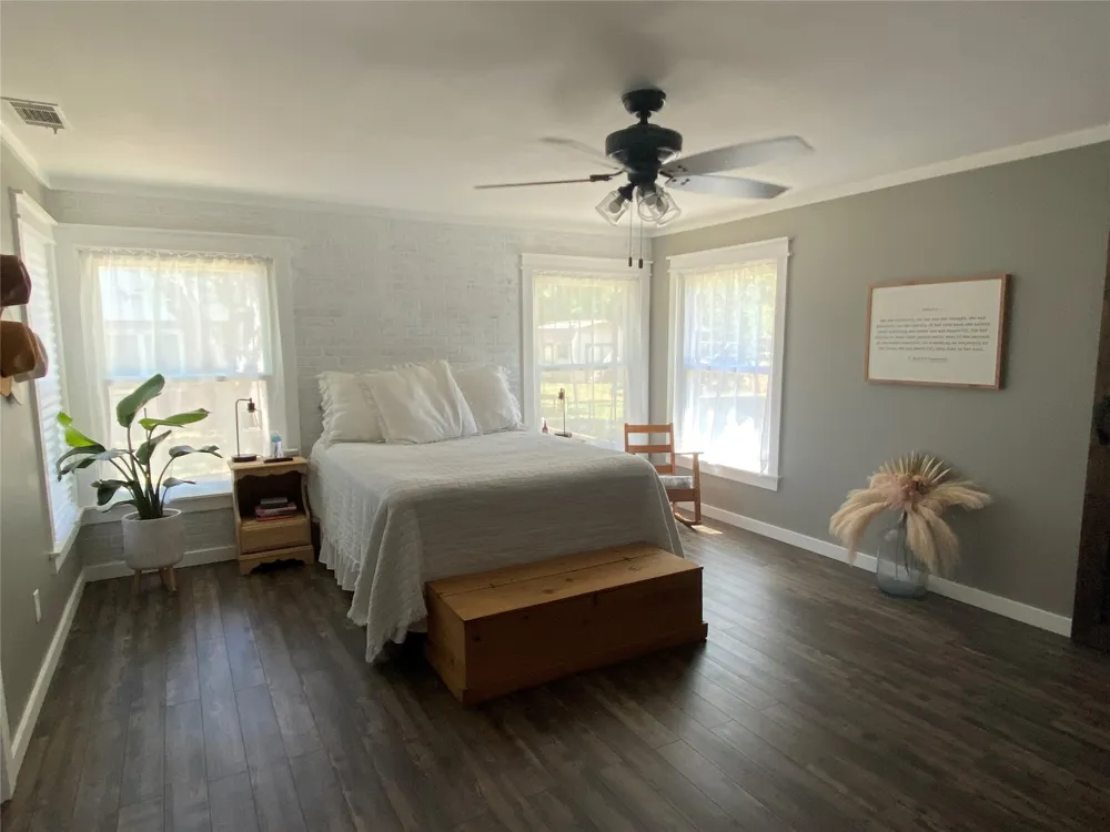 907 Magnolia Avenue Hubbard, TX 76648