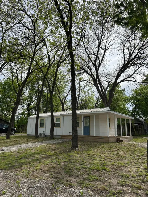 414 N Avenue F