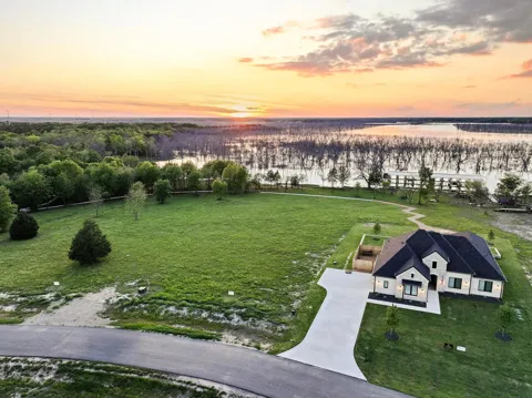 345 Shoreline Drive