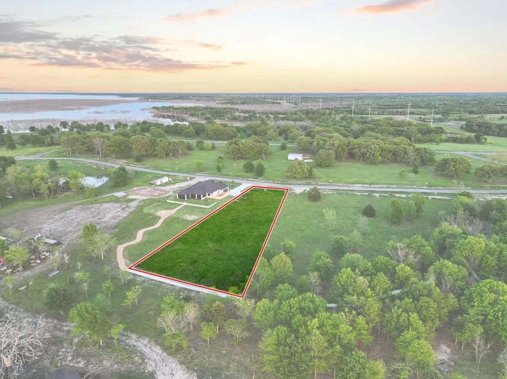 345 Shoreline Drive Dodd City, TX 75438