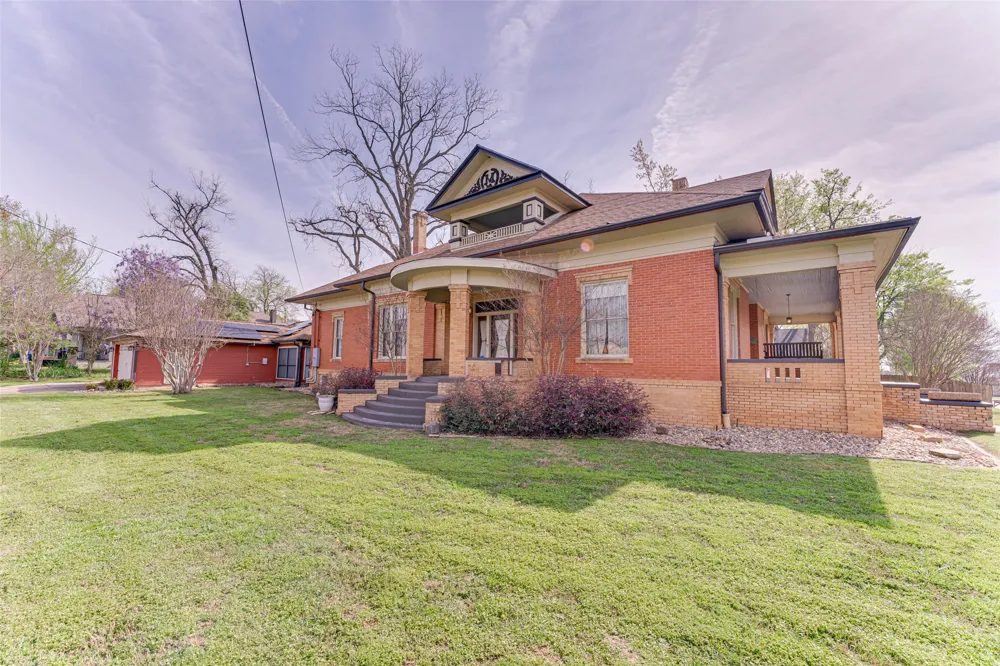 210 W Elm Street Winnsboro, TX 75494