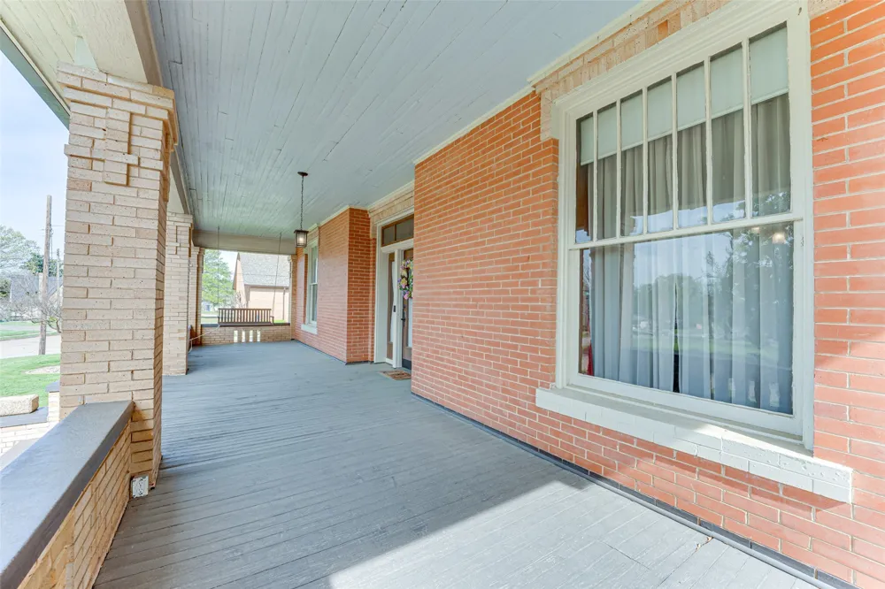 210 W Elm Street Winnsboro, TX 75494