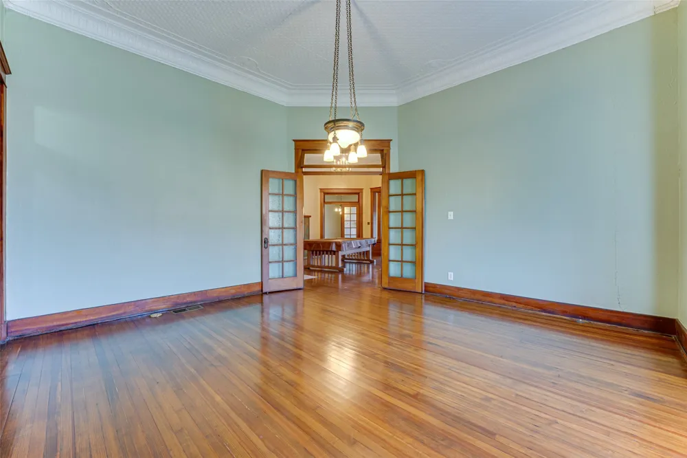 210 W Elm Street Winnsboro, TX 75494