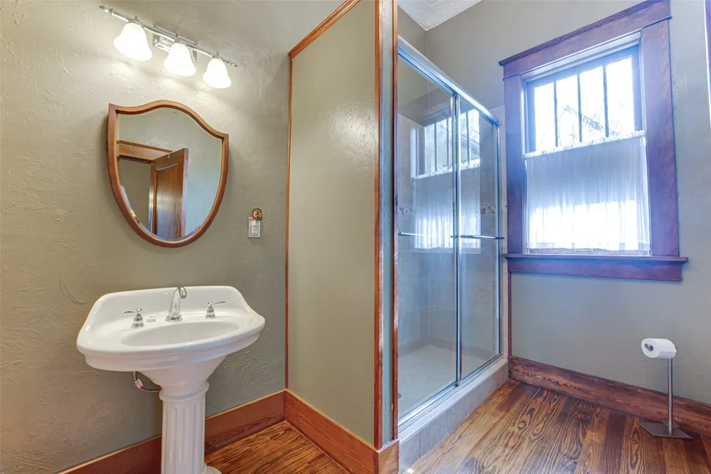 210 W Elm Street Winnsboro, TX 75494