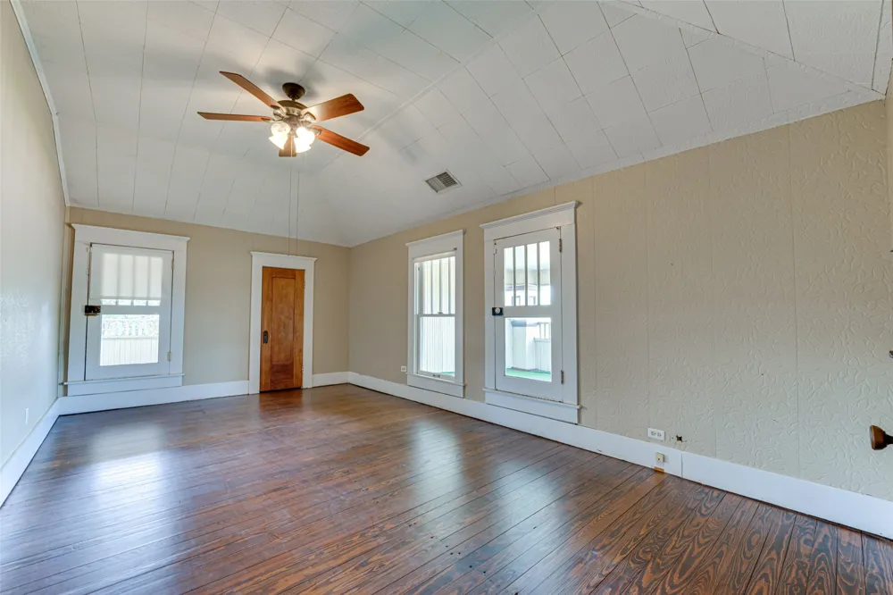 210 W Elm Street Winnsboro, TX 75494