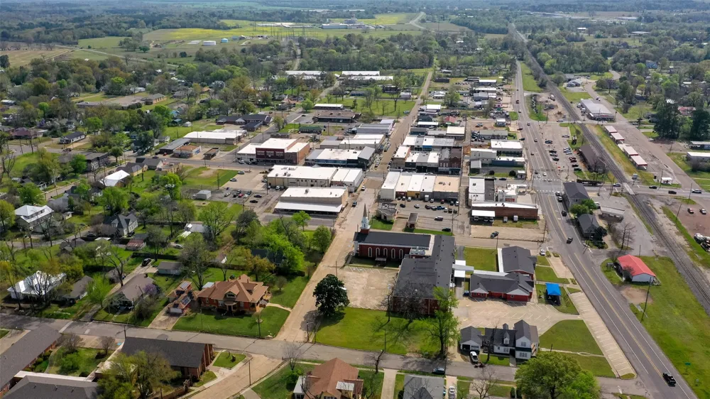 210 W Elm Street Winnsboro, TX 75494