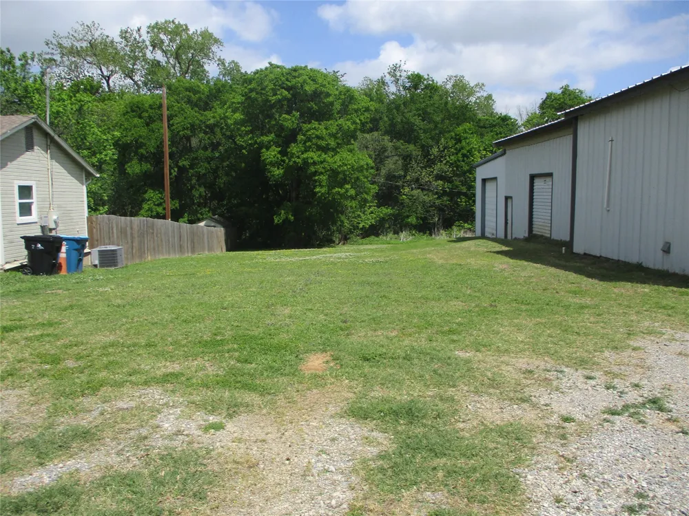 107 W Day Street #2 Denison, TX 75021