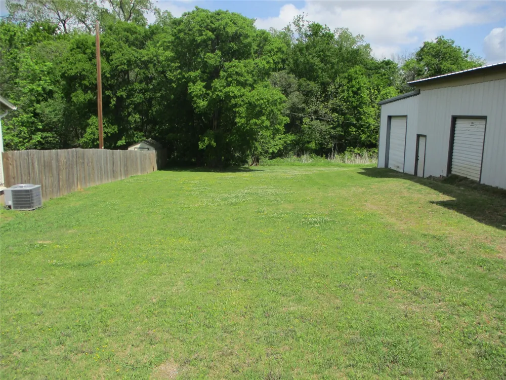 107 W Day Street #2 Denison, TX 75021
