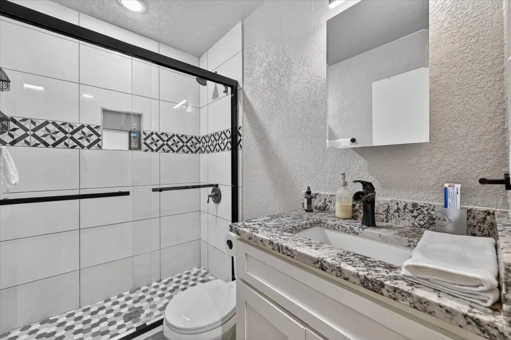 4221 Lisbon Street Fort Worth, TX 76107