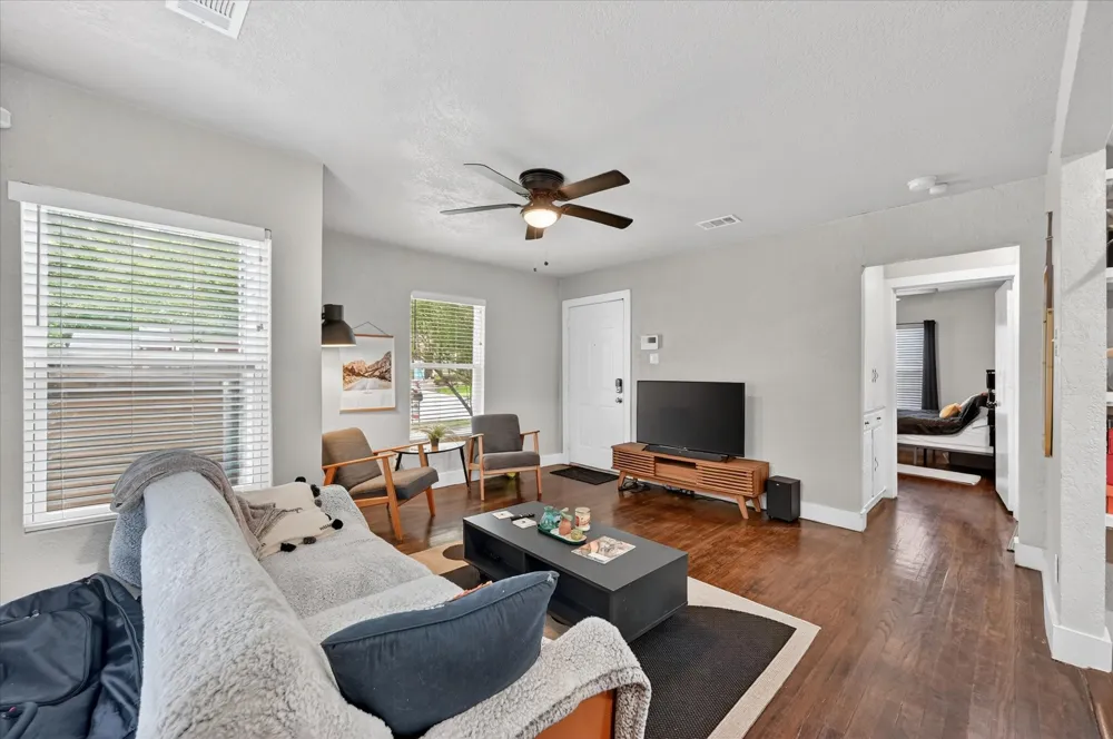 4221 Lisbon Street Fort Worth, TX 76107