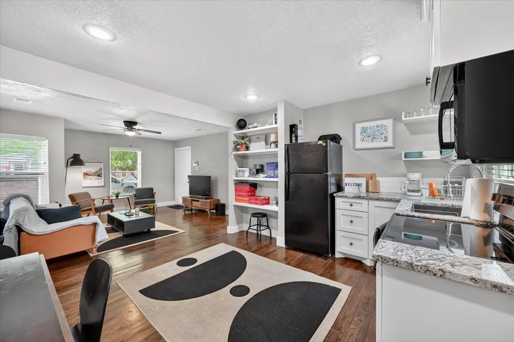4221 Lisbon Street Fort Worth, TX 76107
