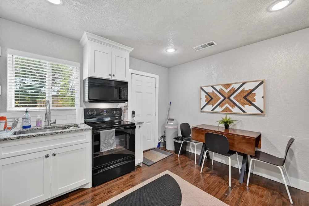 4221 Lisbon Street Fort Worth, TX 76107