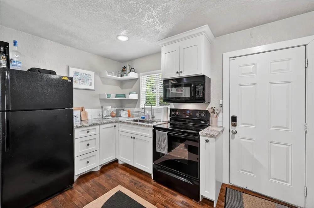 4221 Lisbon Street Fort Worth, TX 76107