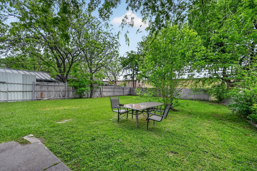 4221 Lisbon Street Fort Worth, TX 76107