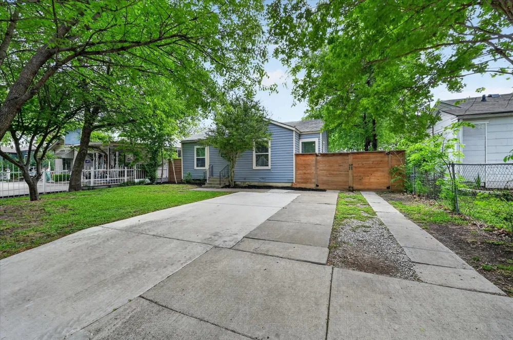 4221 Lisbon Street Fort Worth, TX 76107